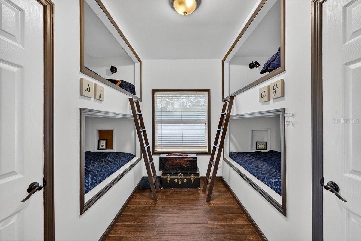 Image 36 of 68 For 3110 John Anderson Drive