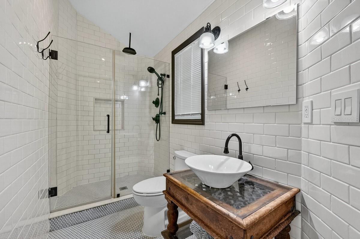 Image 38 of 68 For 3110 John Anderson Drive