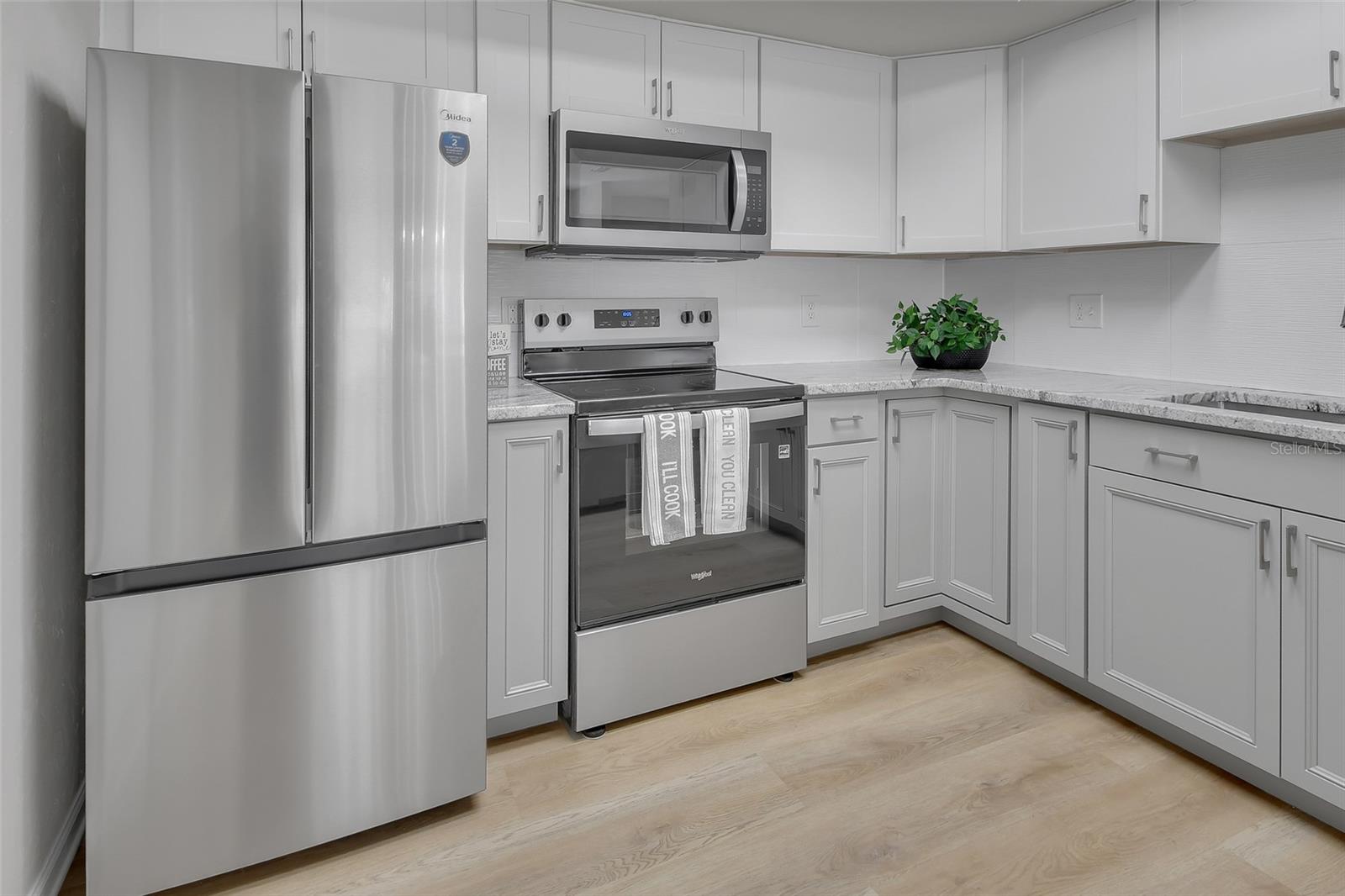 Image 7 of 26 For 1563 Elsasser Street