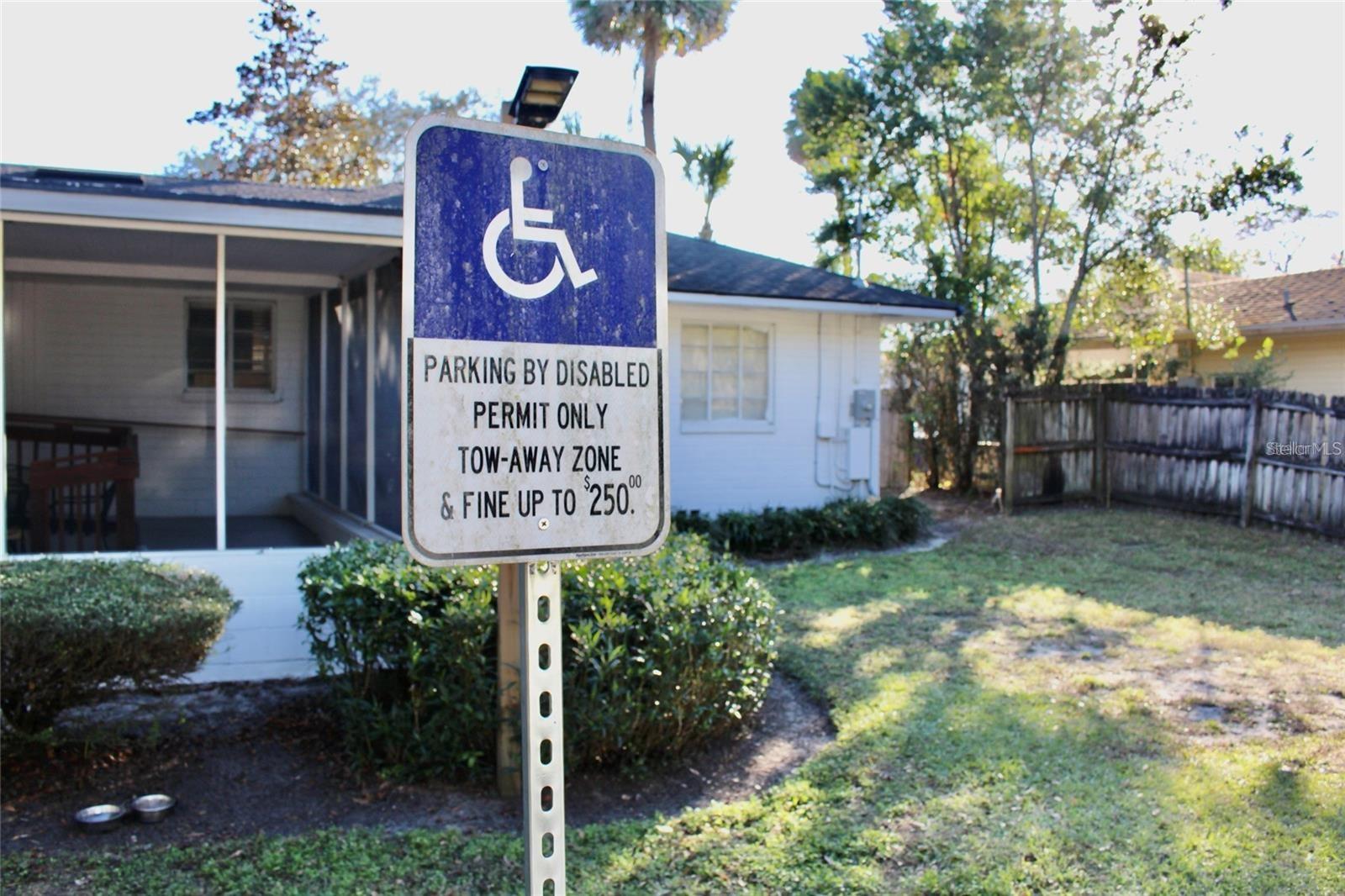 Image 4 of 12 For 909 New York Avenue