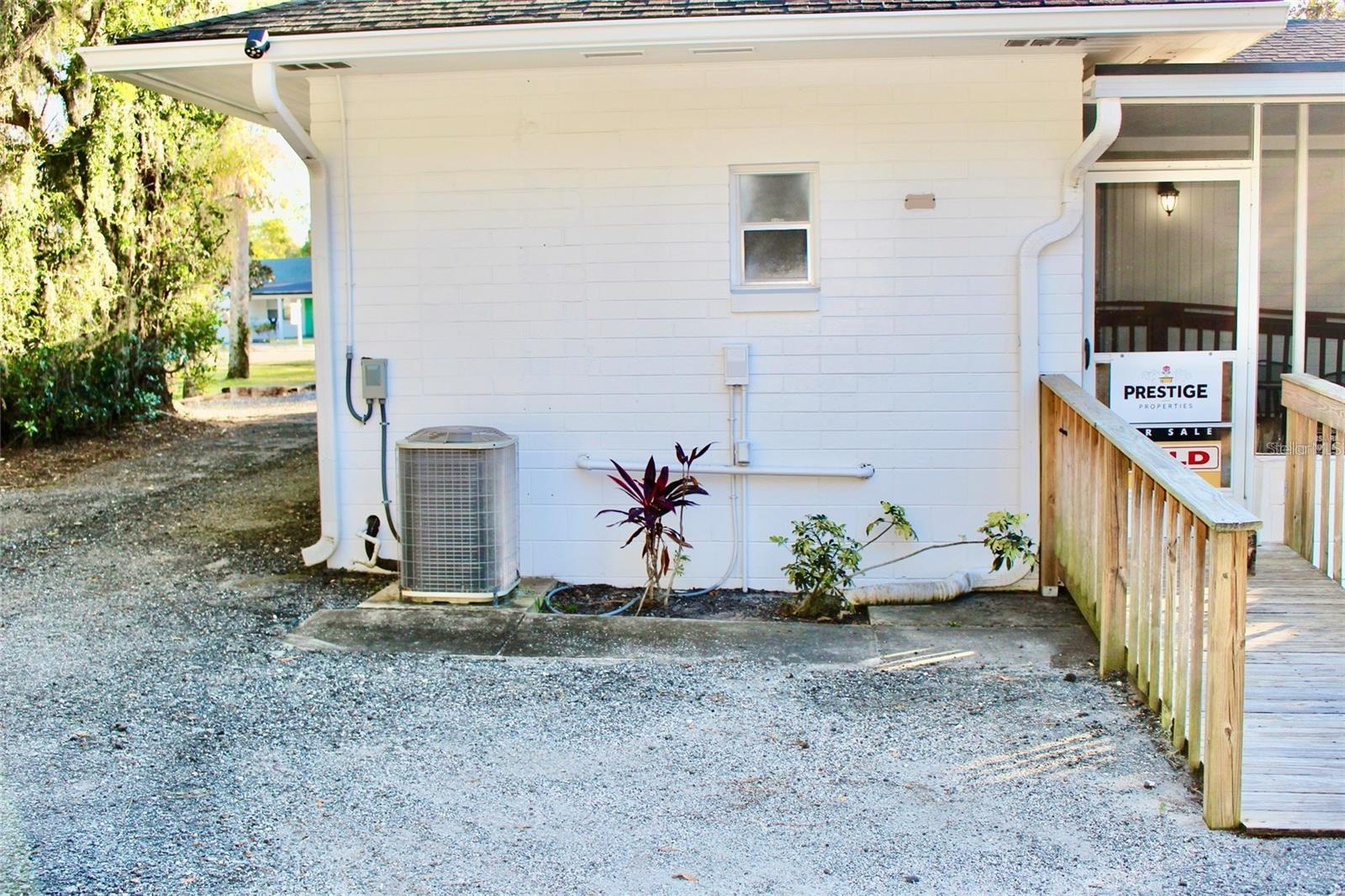 Image 8 of 12 For 909 New York Avenue