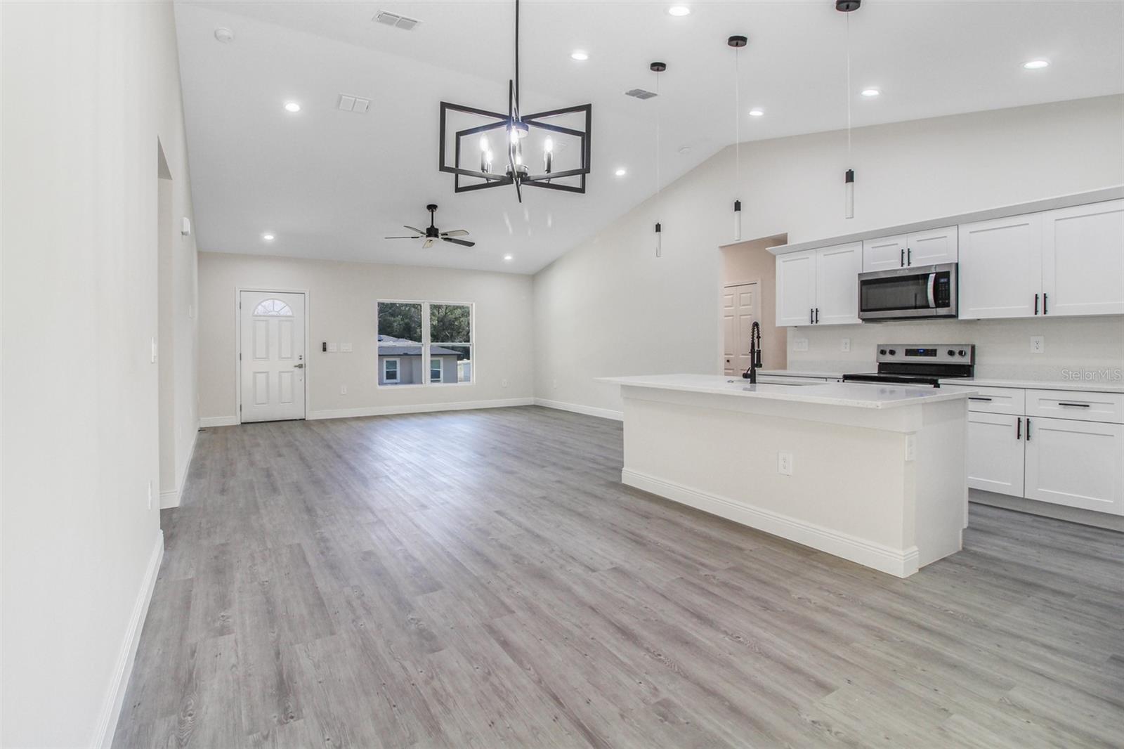 Image 3 of 23 For 406 Ruby Avenue