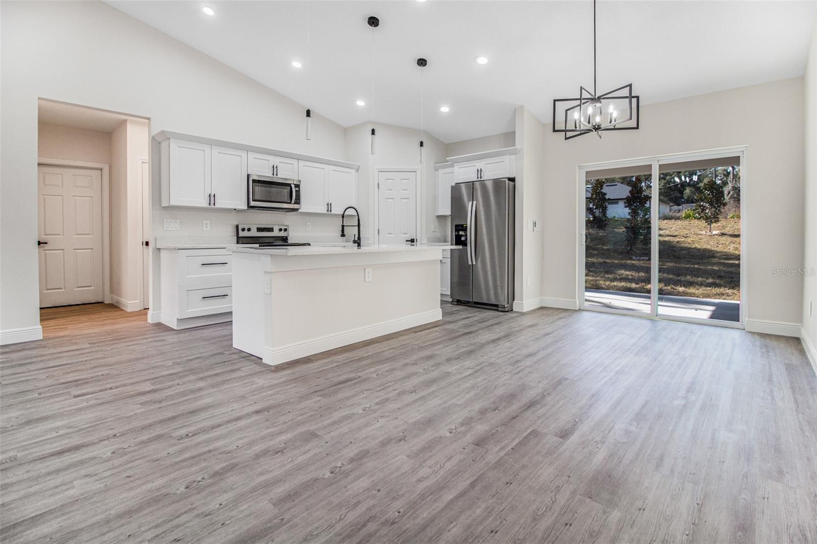 Image 4 of 23 For 406 Ruby Avenue