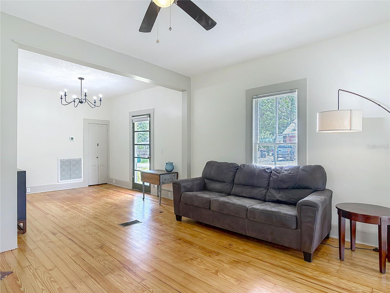 Image 11 of 40 For 601 Adelle Avenue