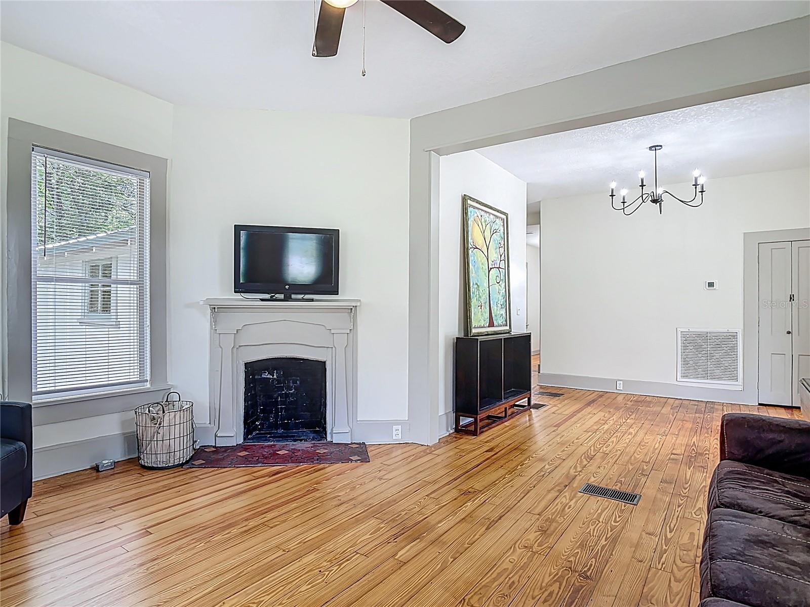 Image 14 of 40 For 601 Adelle Avenue