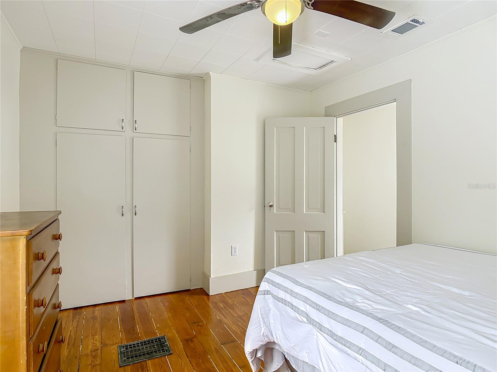 Image 18 of 40 For 601 Adelle Avenue