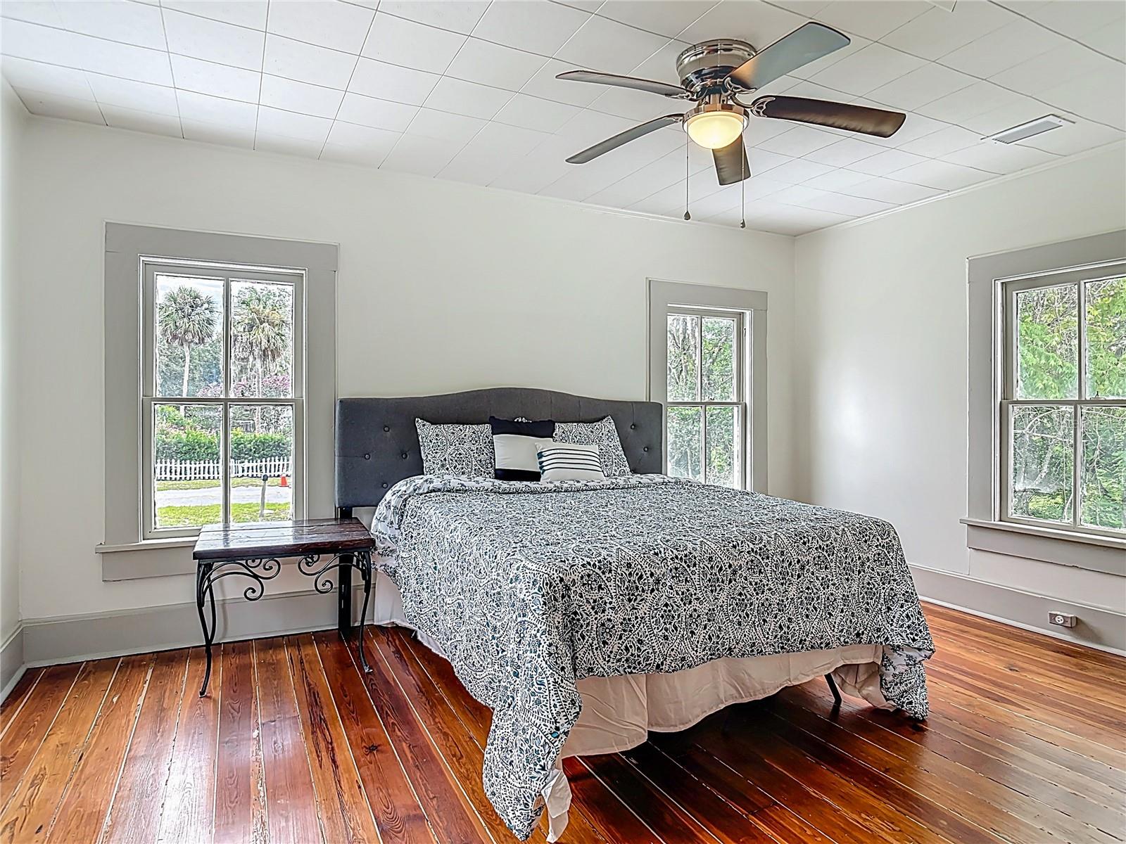 Image 26 of 40 For 601 Adelle Avenue