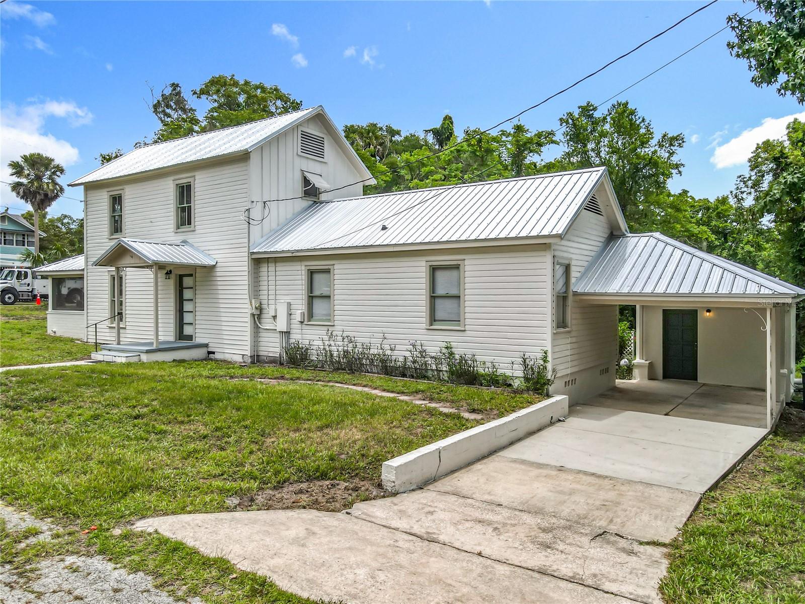 Image 3 of 40 For 601 Adelle Avenue