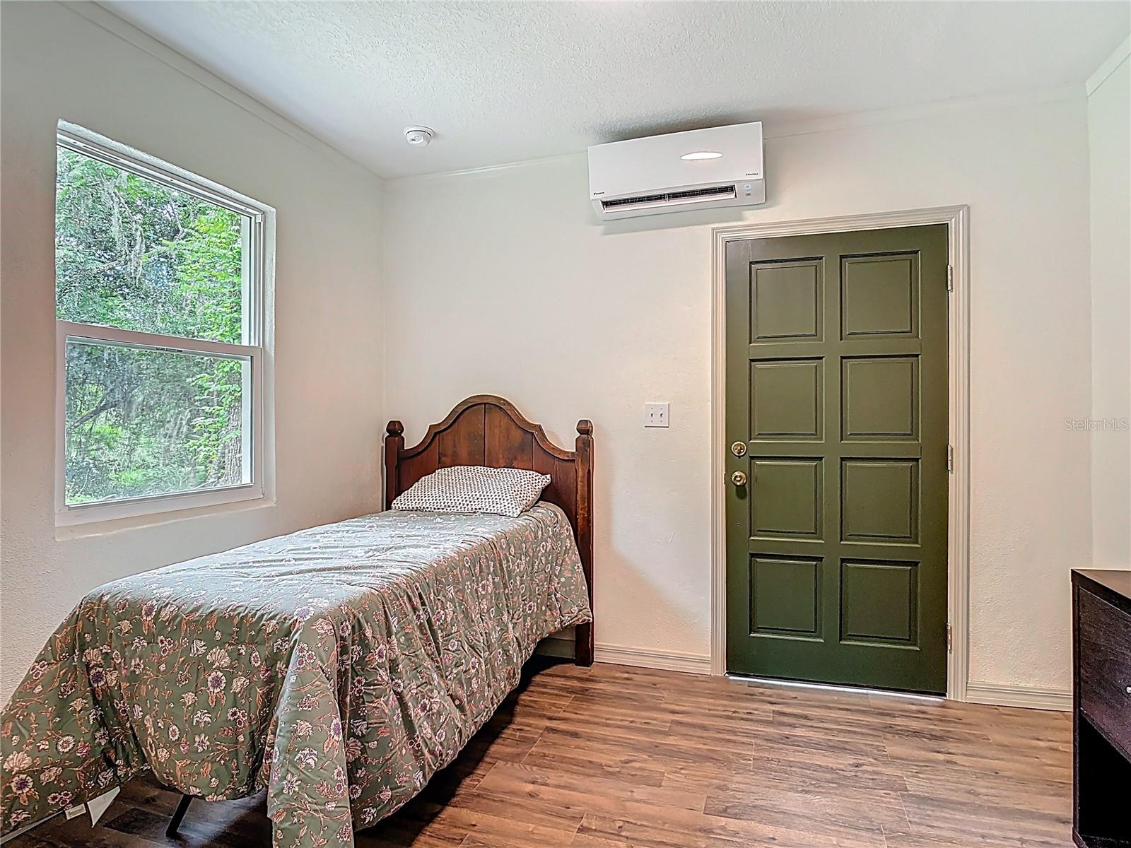 Image 33 of 40 For 601 Adelle Avenue