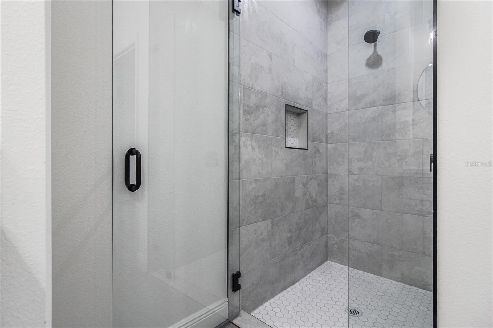 Image 15 of 25 For 404 Ruby Avenue