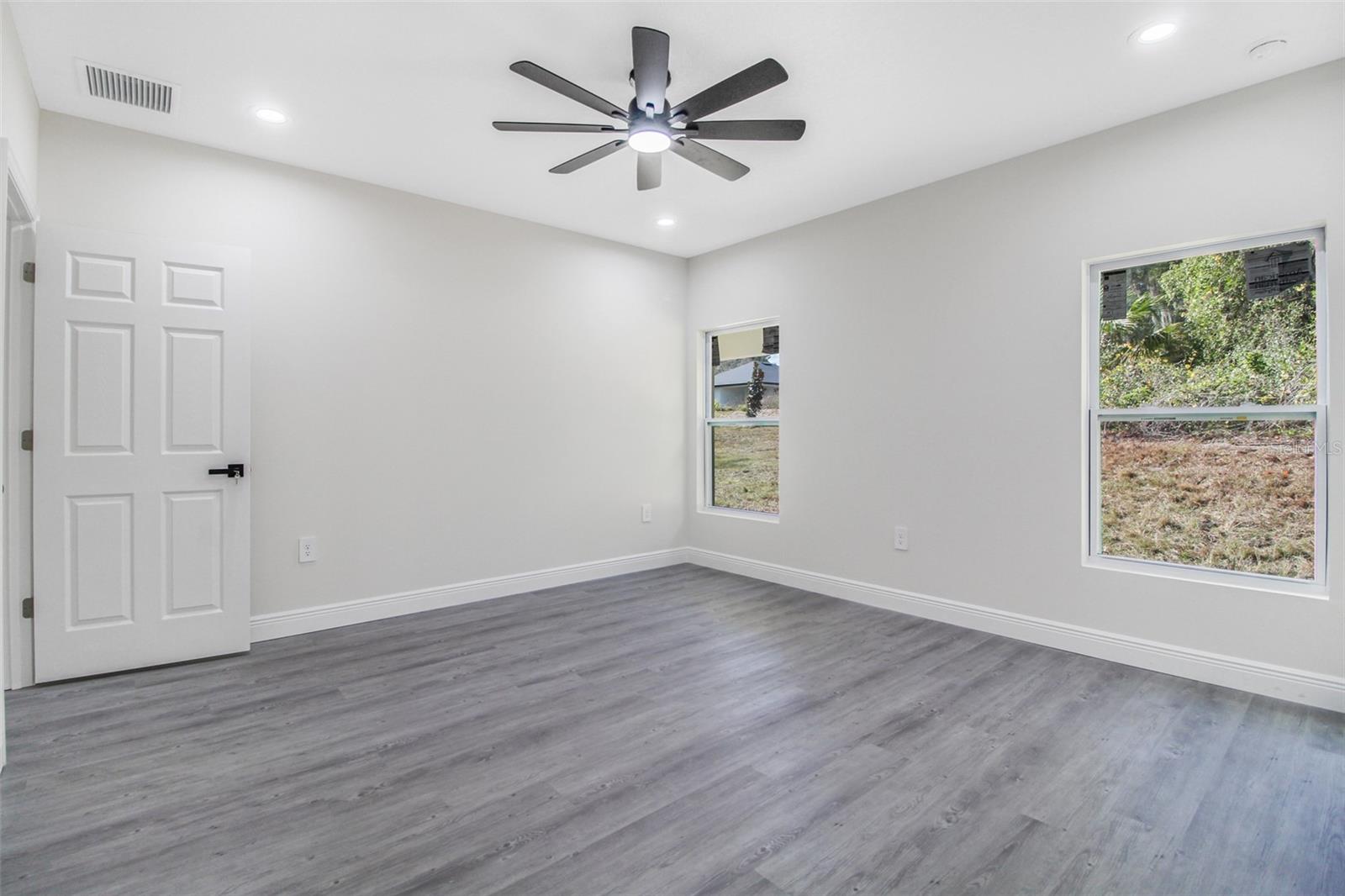 Image 16 of 25 For 404 Ruby Avenue