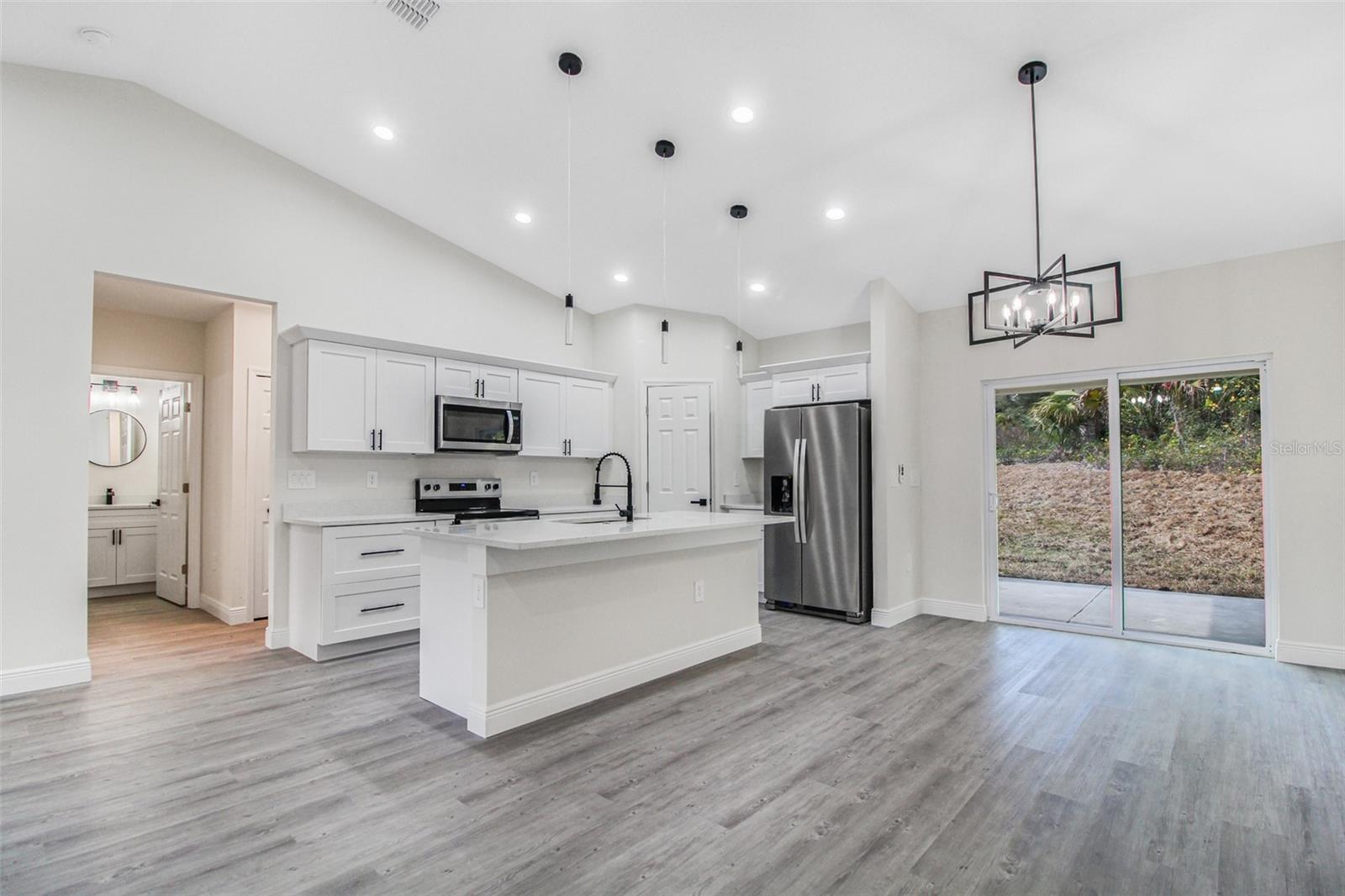 Image 5 of 25 For 404 Ruby Avenue