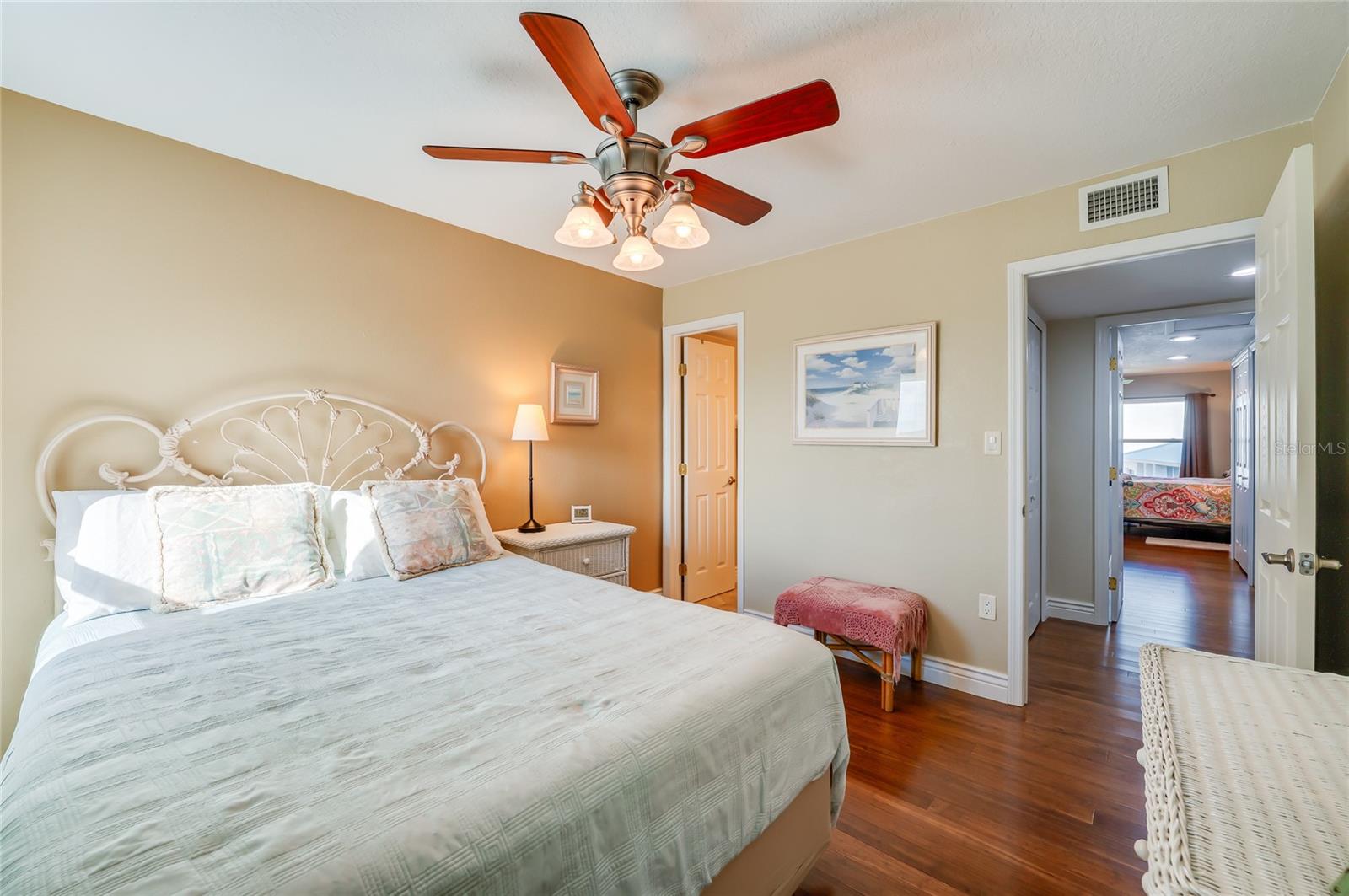 Image 15 of 42 For 4590 Atlantic Avenue 263a