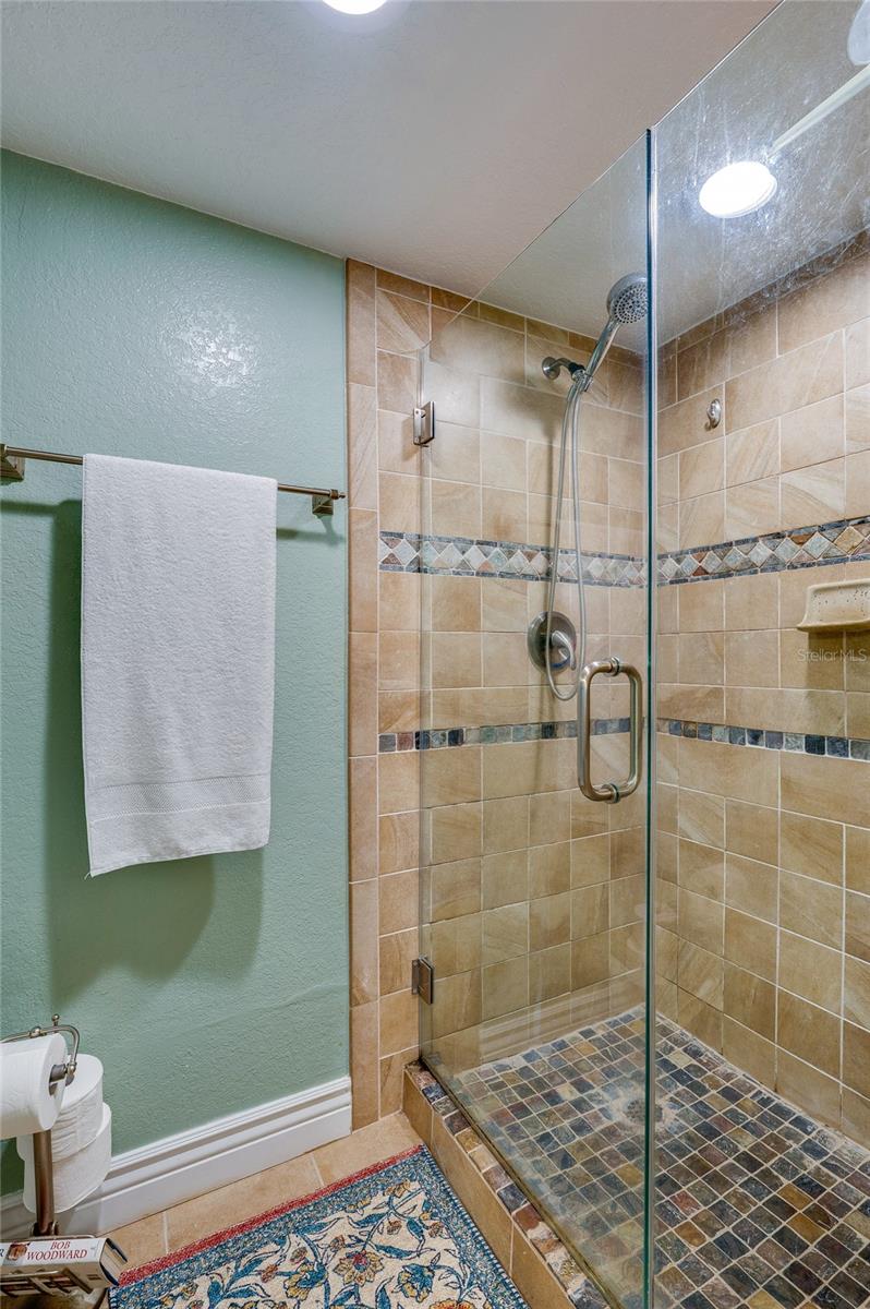 Image 21 of 42 For 4590 Atlantic Avenue 263a