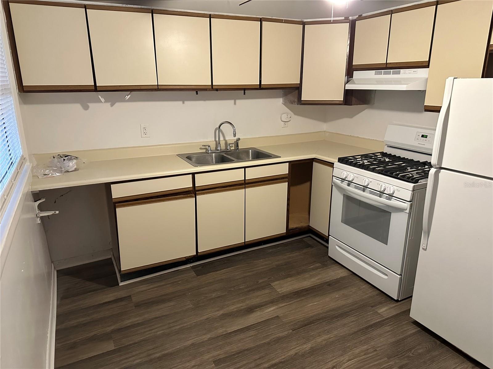 Image 2 of 9 For 1109 Willow Avenue