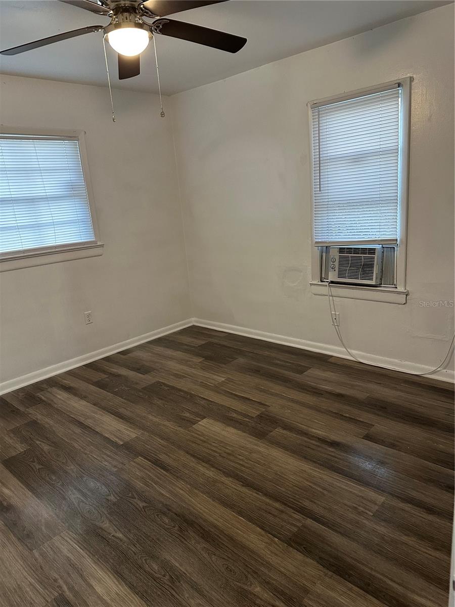 Image 6 of 9 For 1109 Willow Avenue