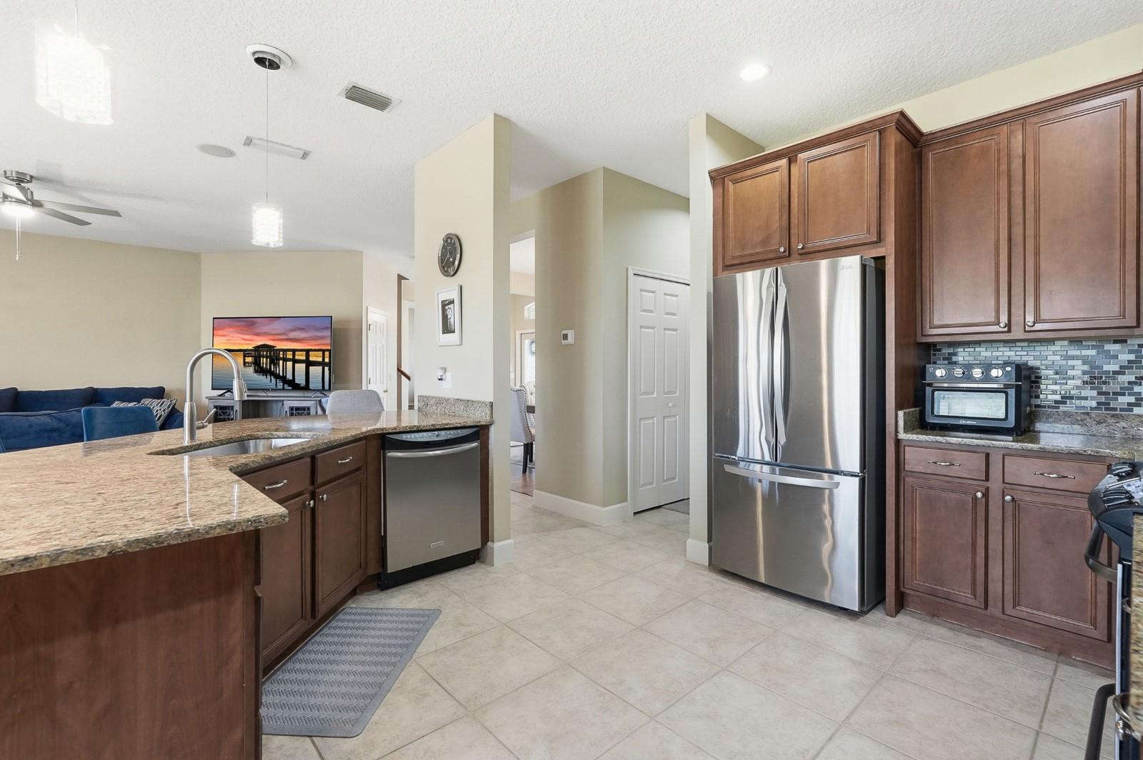 Image 16 of 53 For 208 Crystal Ridge Rd.