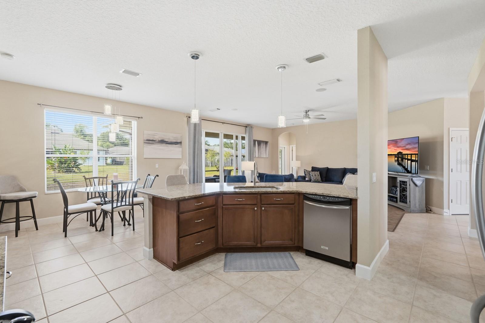 Image 20 of 53 For 208 Crystal Ridge Rd.