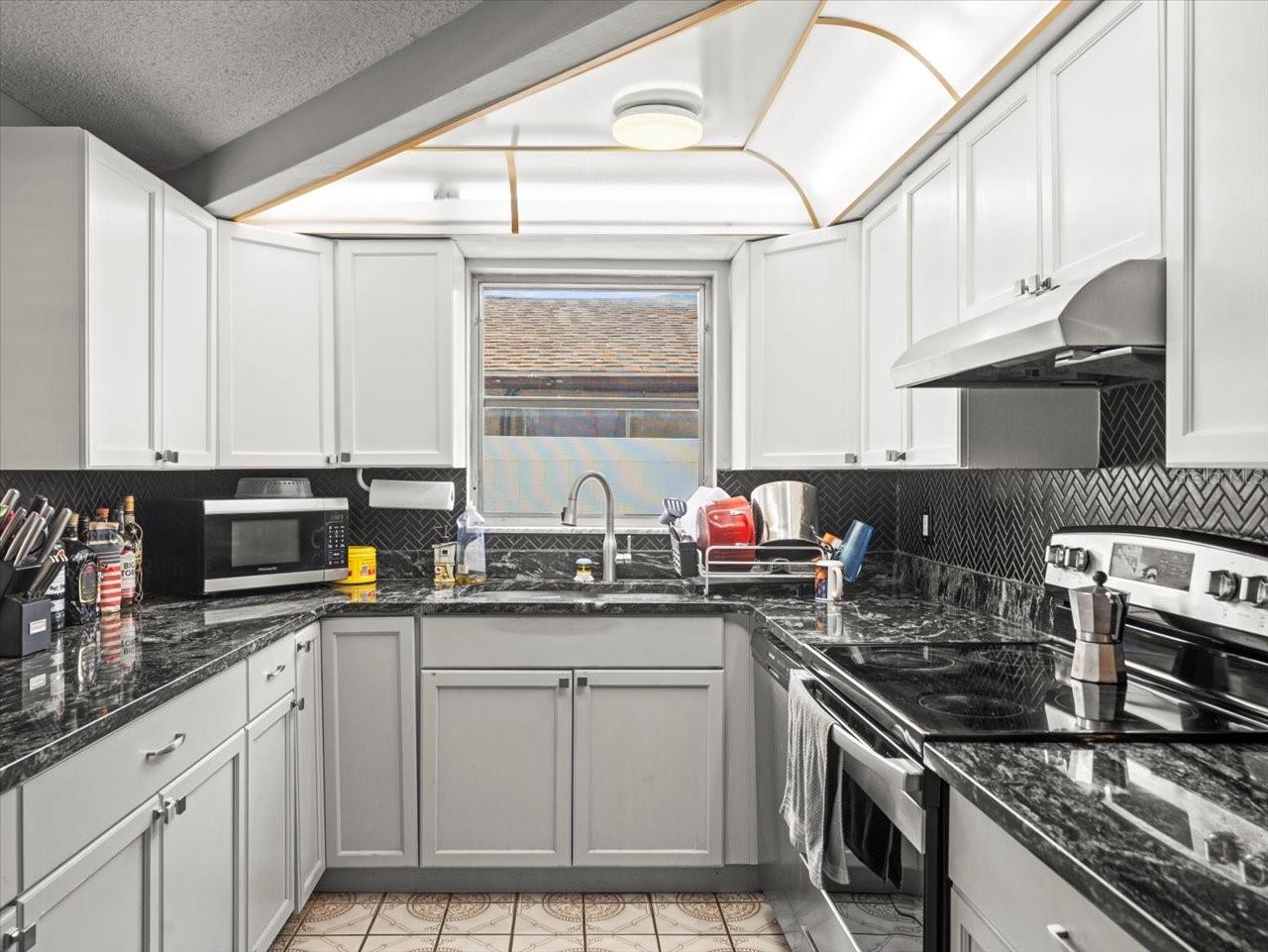 Image 8 of 38 For 9100 Suffolk Lane