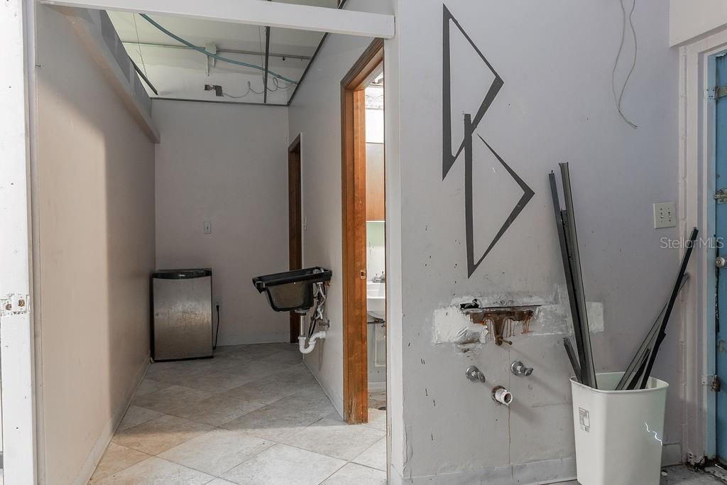 Image 10 of 14 For 1103 Woodland Boulevard