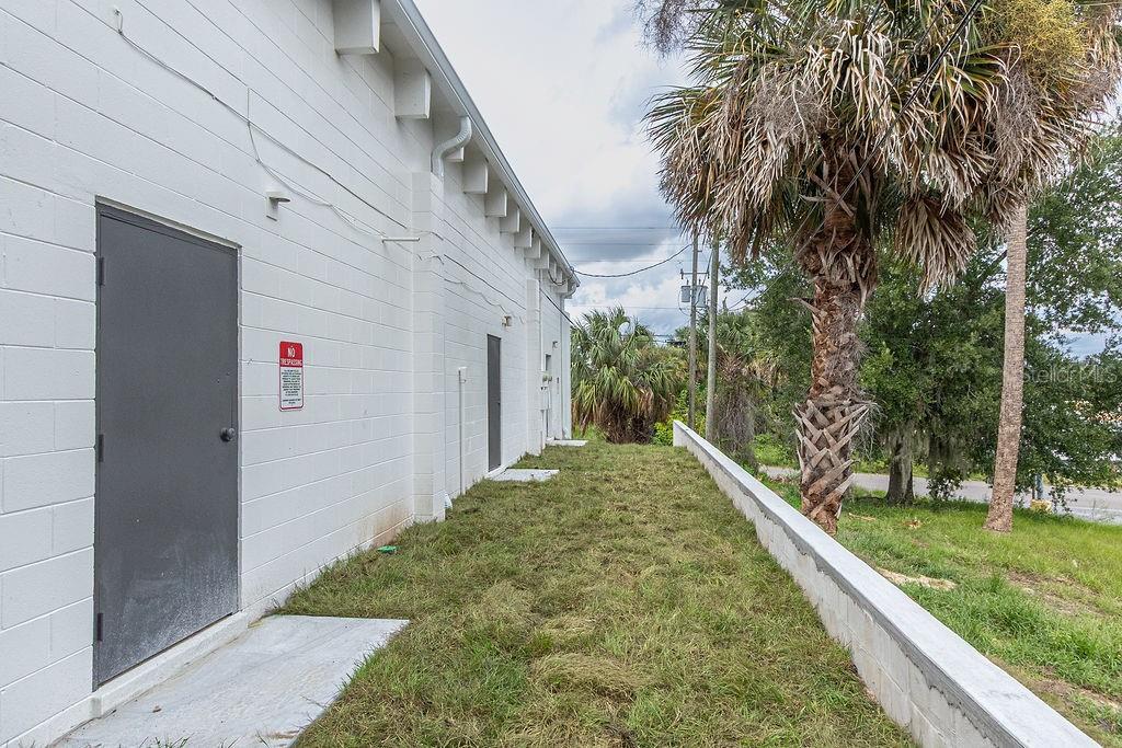 Image 13 of 14 For 1103 Woodland Boulevard