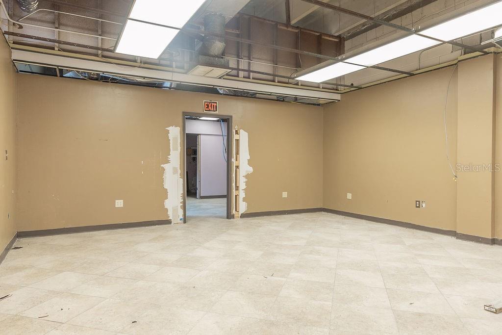 Image 5 of 14 For 1103 Woodland Boulevard