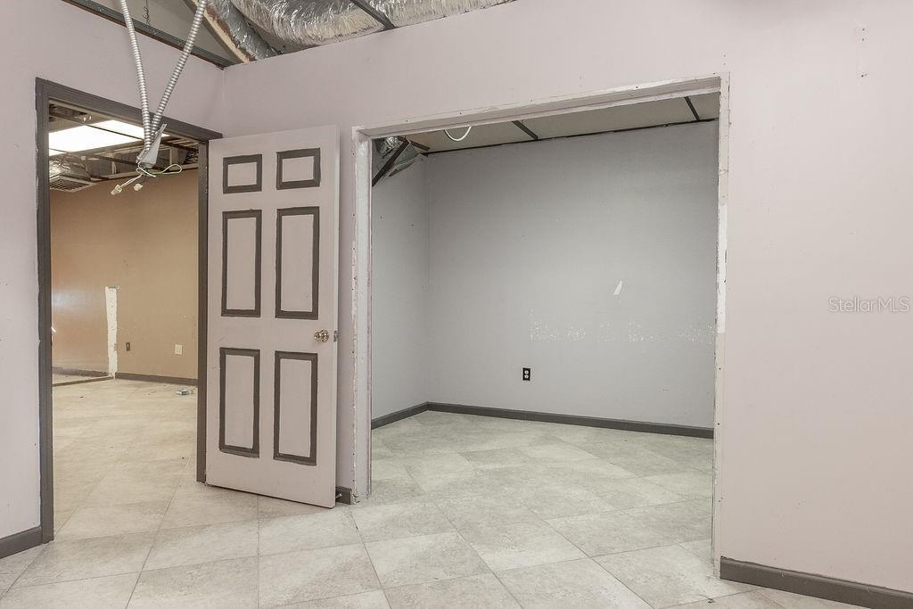 Image 8 of 14 For 1103 Woodland Boulevard