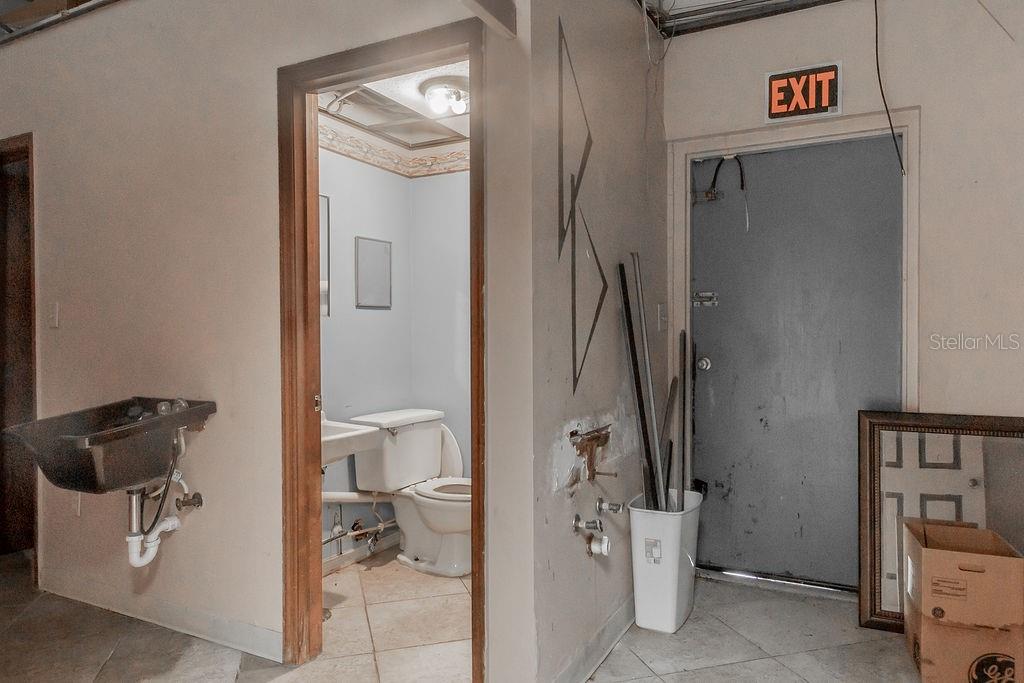 Image 9 of 14 For 1103 Woodland Boulevard