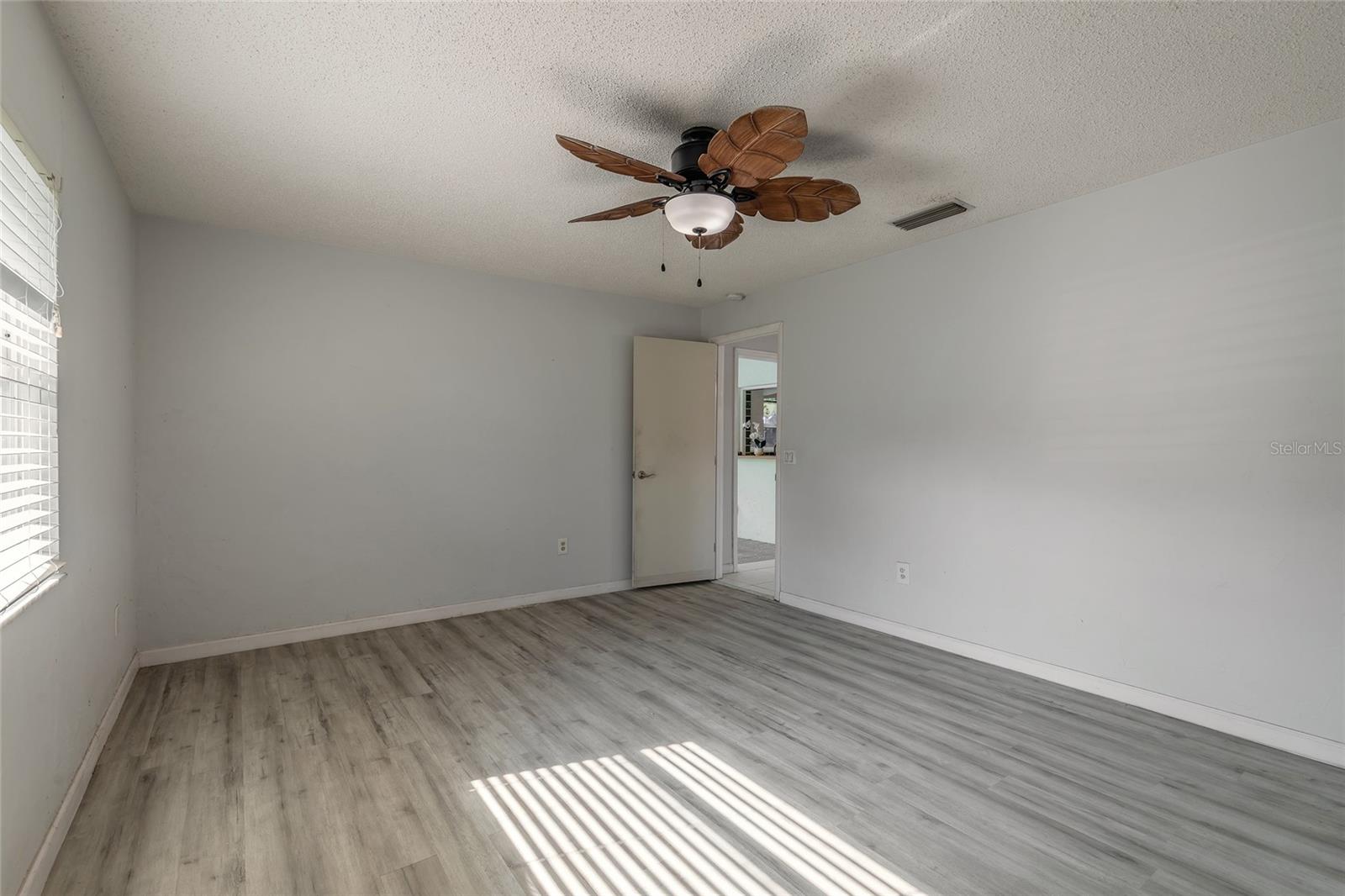 Image 23 of 49 For 5560 Trail Side Drive