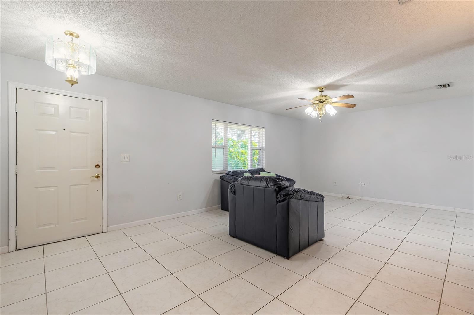 Image 6 of 49 For 5560 Trail Side Drive