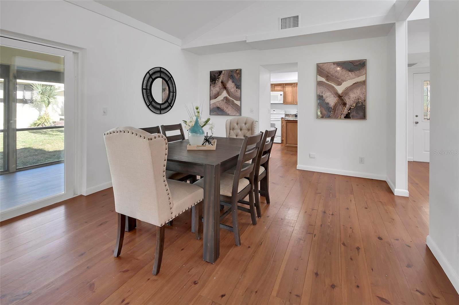 Image 14 of 68 For 116 Oakmont Lane