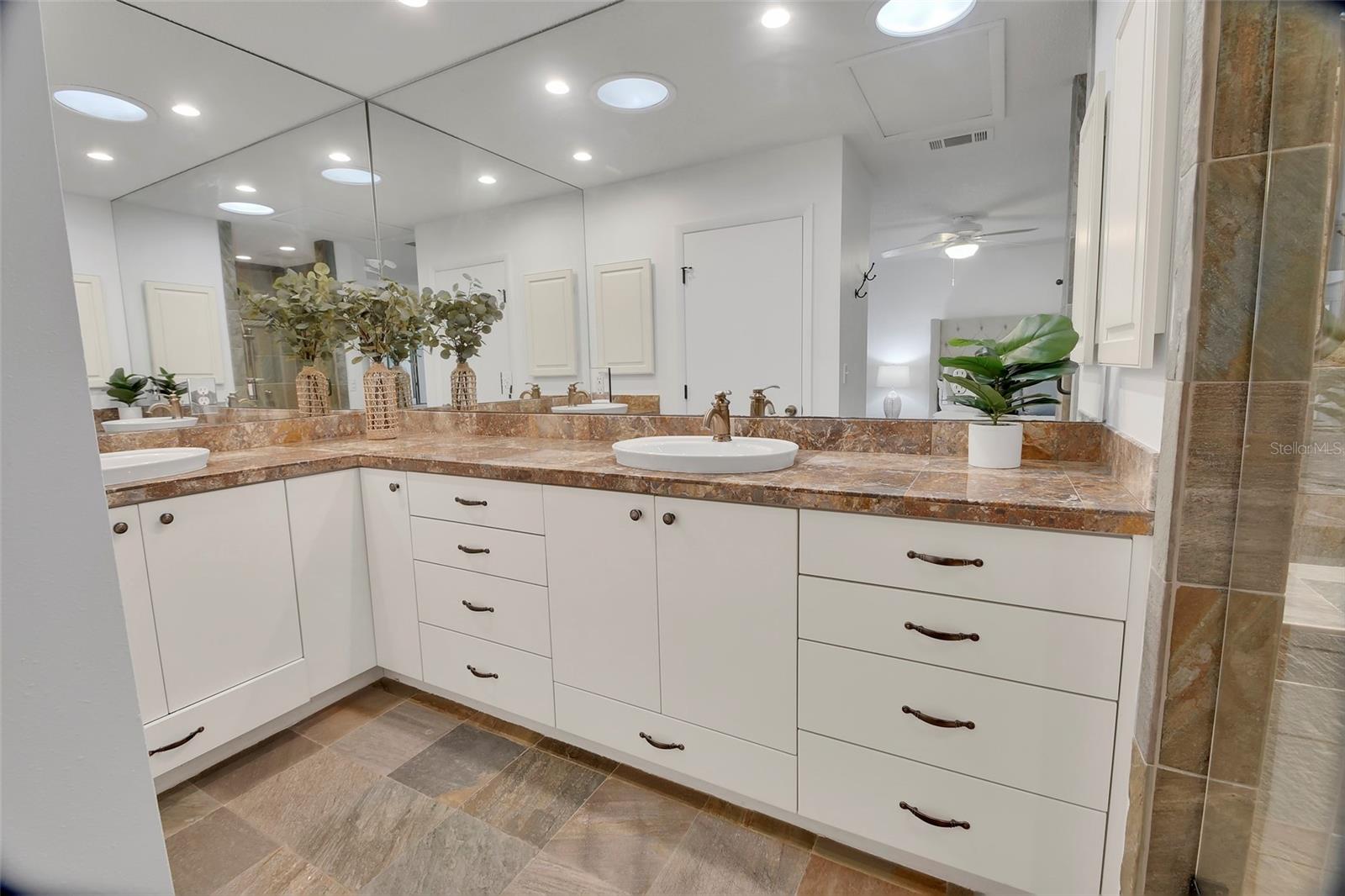 Image 27 of 68 For 116 Oakmont Lane