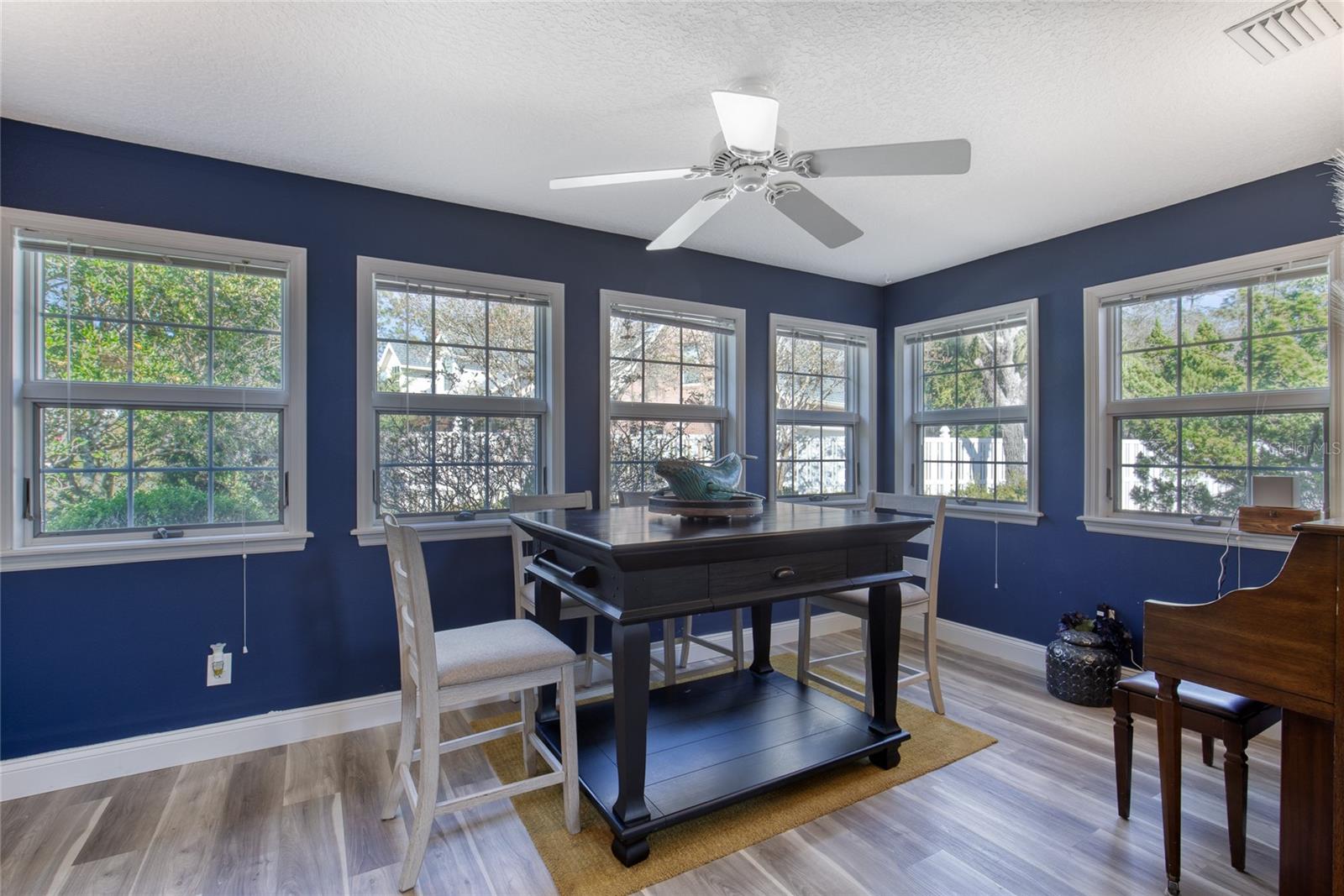 Image 18 of 73 For 14 Foxfords Chase