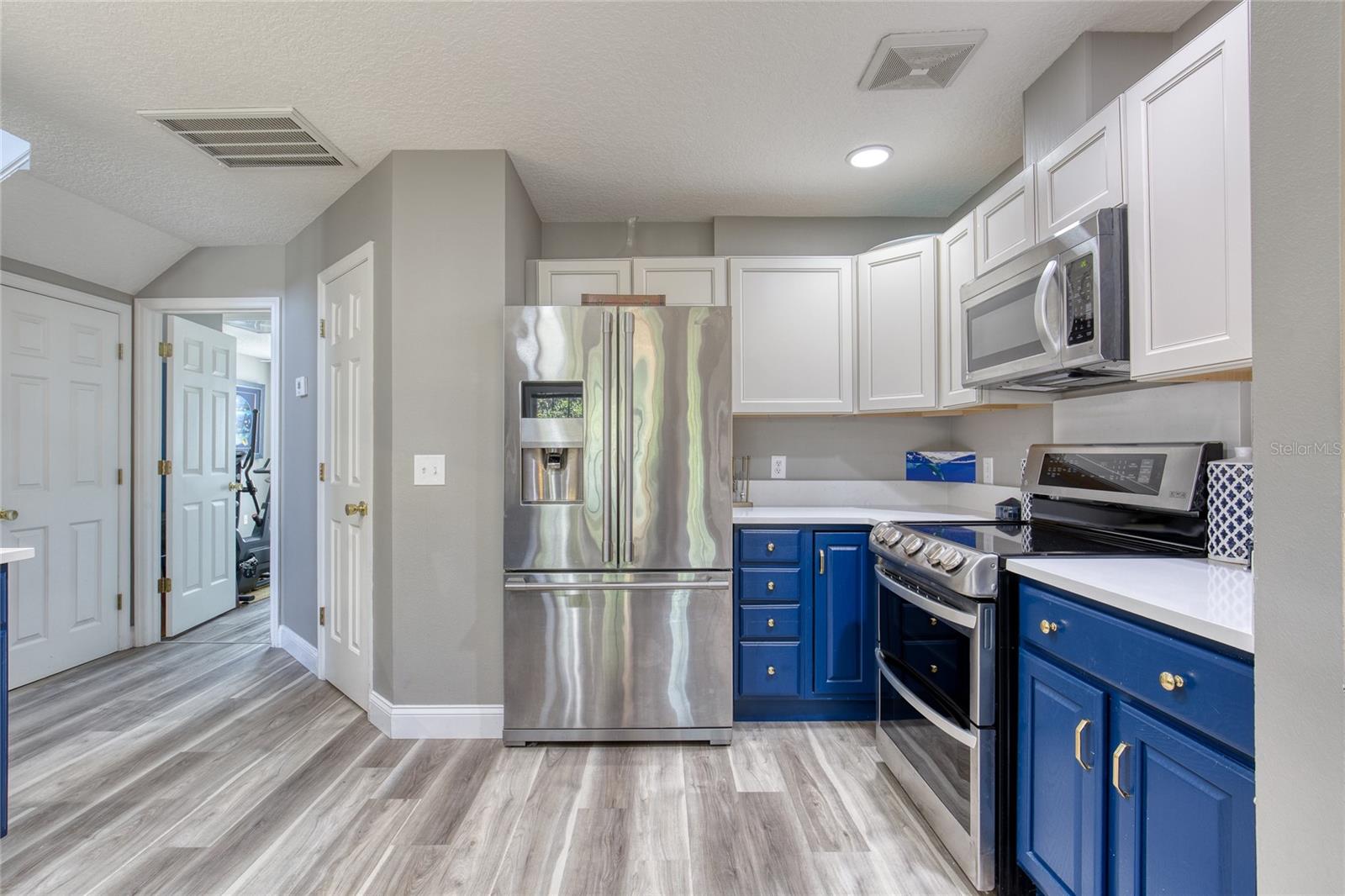 Image 24 of 73 For 14 Foxfords Chase