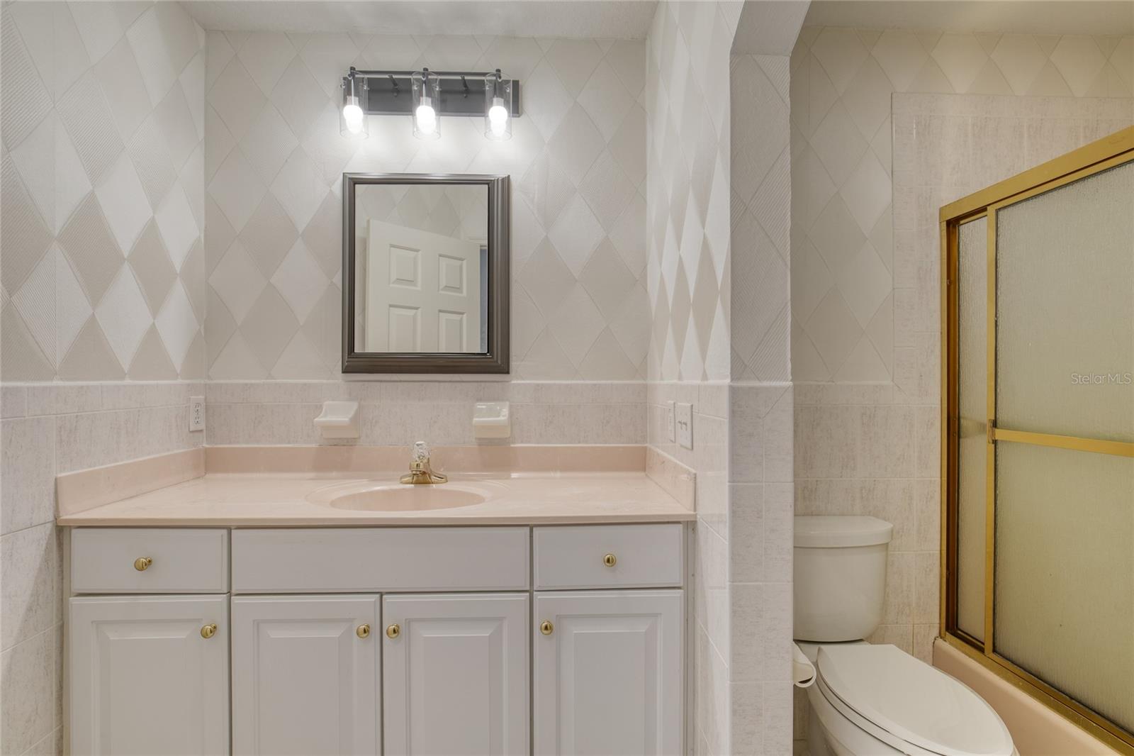 Image 47 of 73 For 14 Foxfords Chase