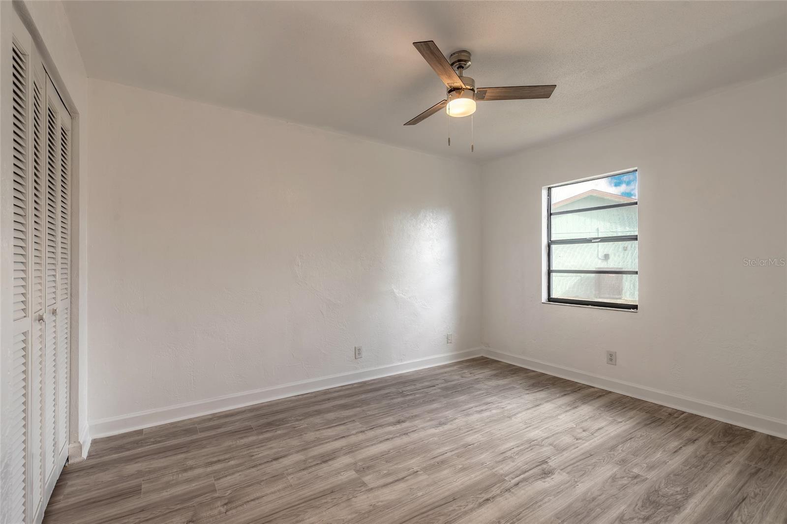 Image 14 of 35 For 1316 Point Court