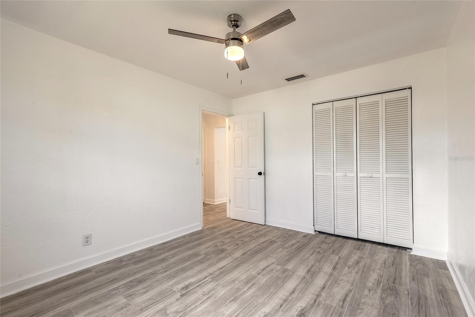 Image 15 of 35 For 1316 Point Court