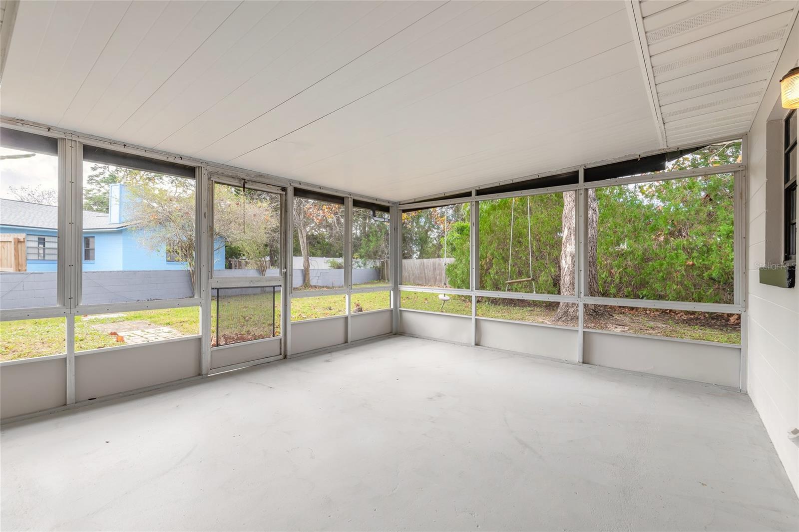 Image 21 of 35 For 1316 Point Court