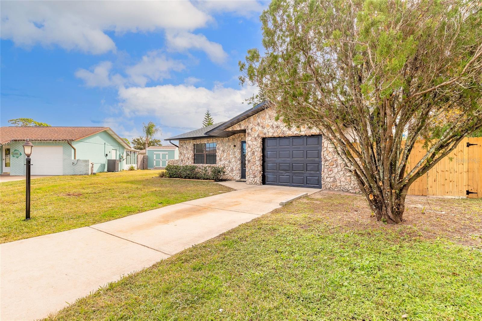 Image 3 of 35 For 1316 Point Court