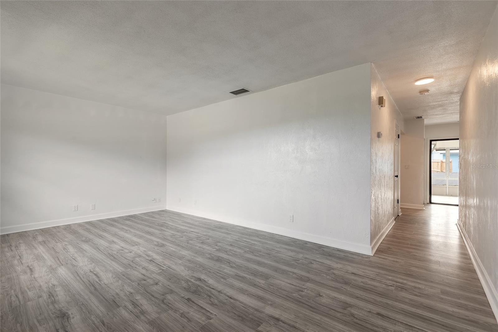 Image 4 of 35 For 1316 Point Court