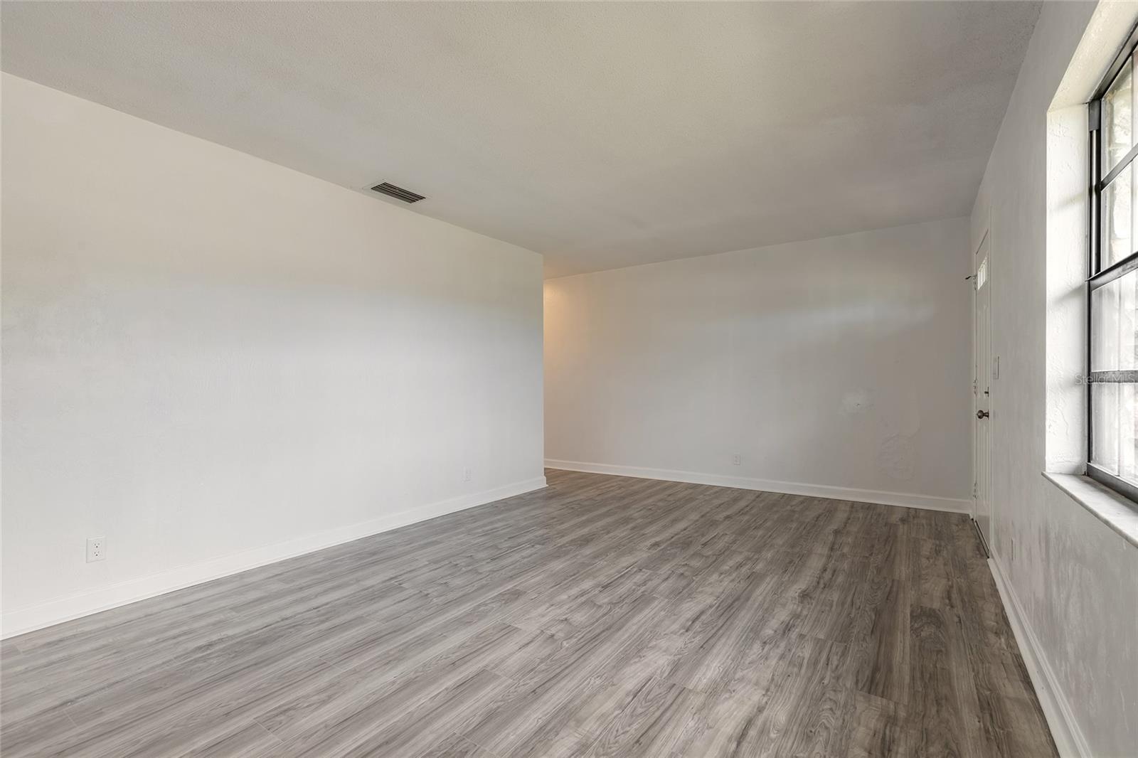 Image 5 of 35 For 1316 Point Court