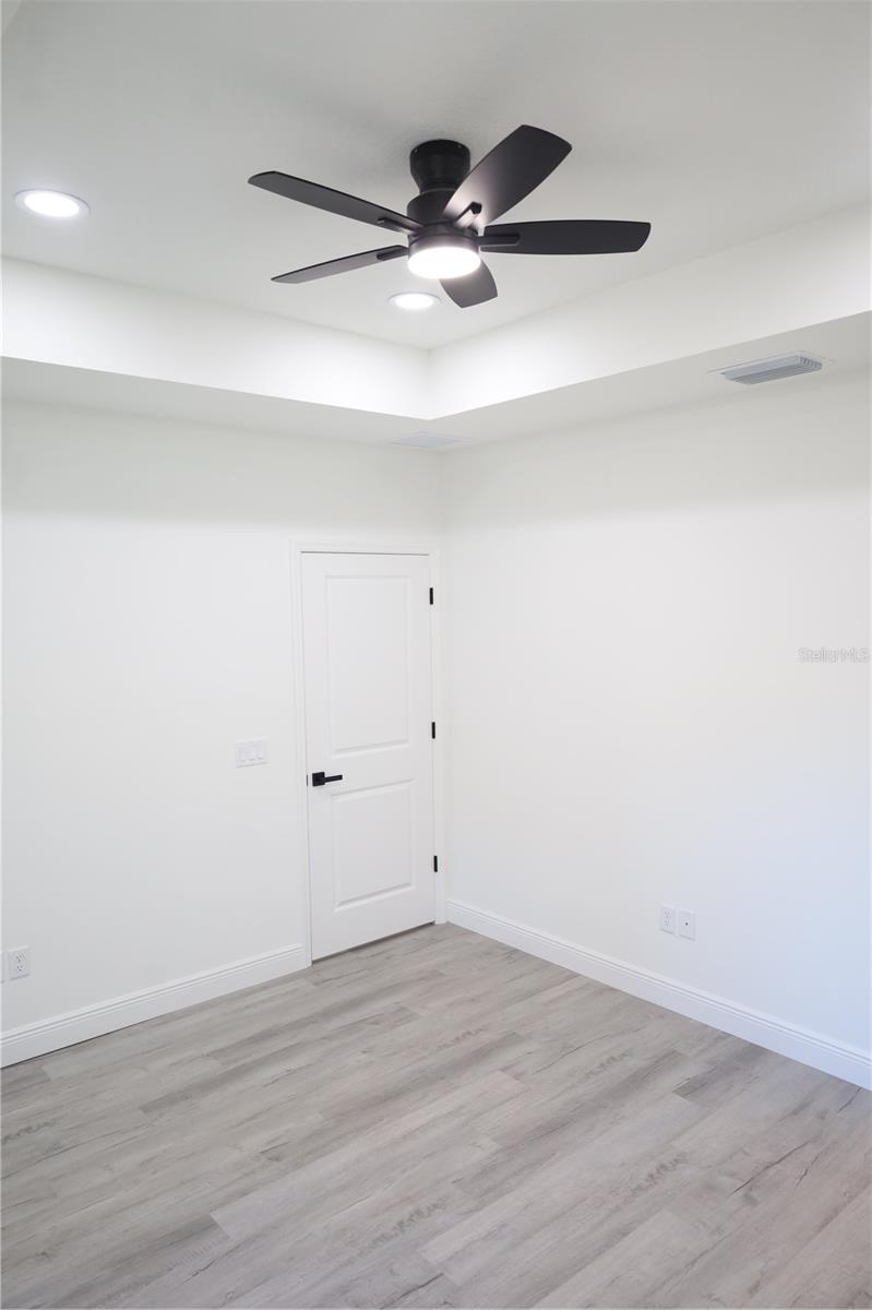 Image 29 of 39 For 630 Adelle Avenue