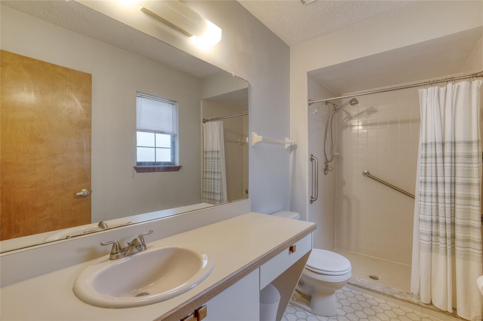 Image 13 of 30 For 1093 Oak Forest Circle