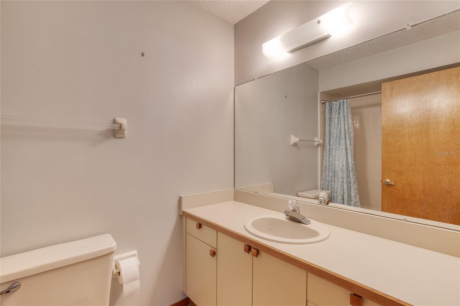 Image 24 of 30 For 1093 Oak Forest Circle