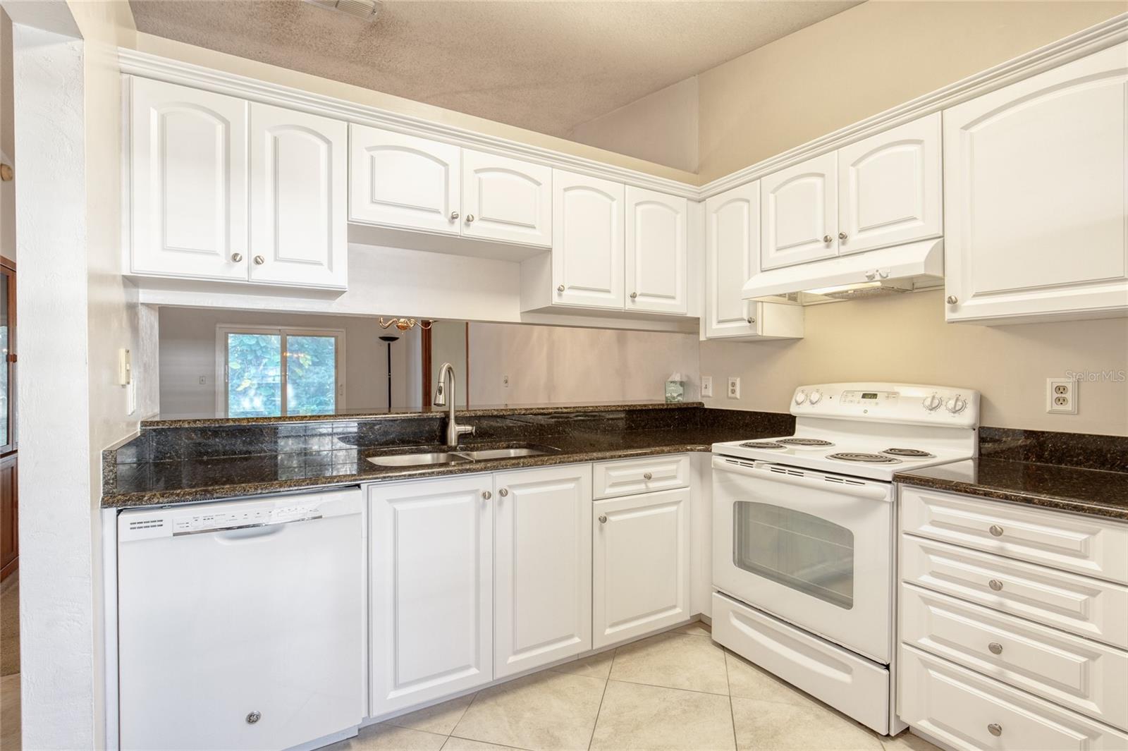 Image 4 of 30 For 1093 Oak Forest Circle