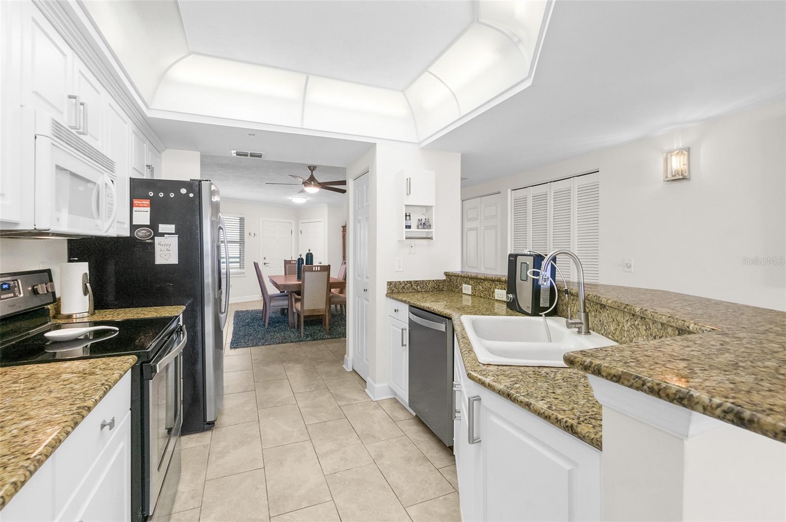 Image 18 of 58 For 2055 Atlantic Avenue 1002