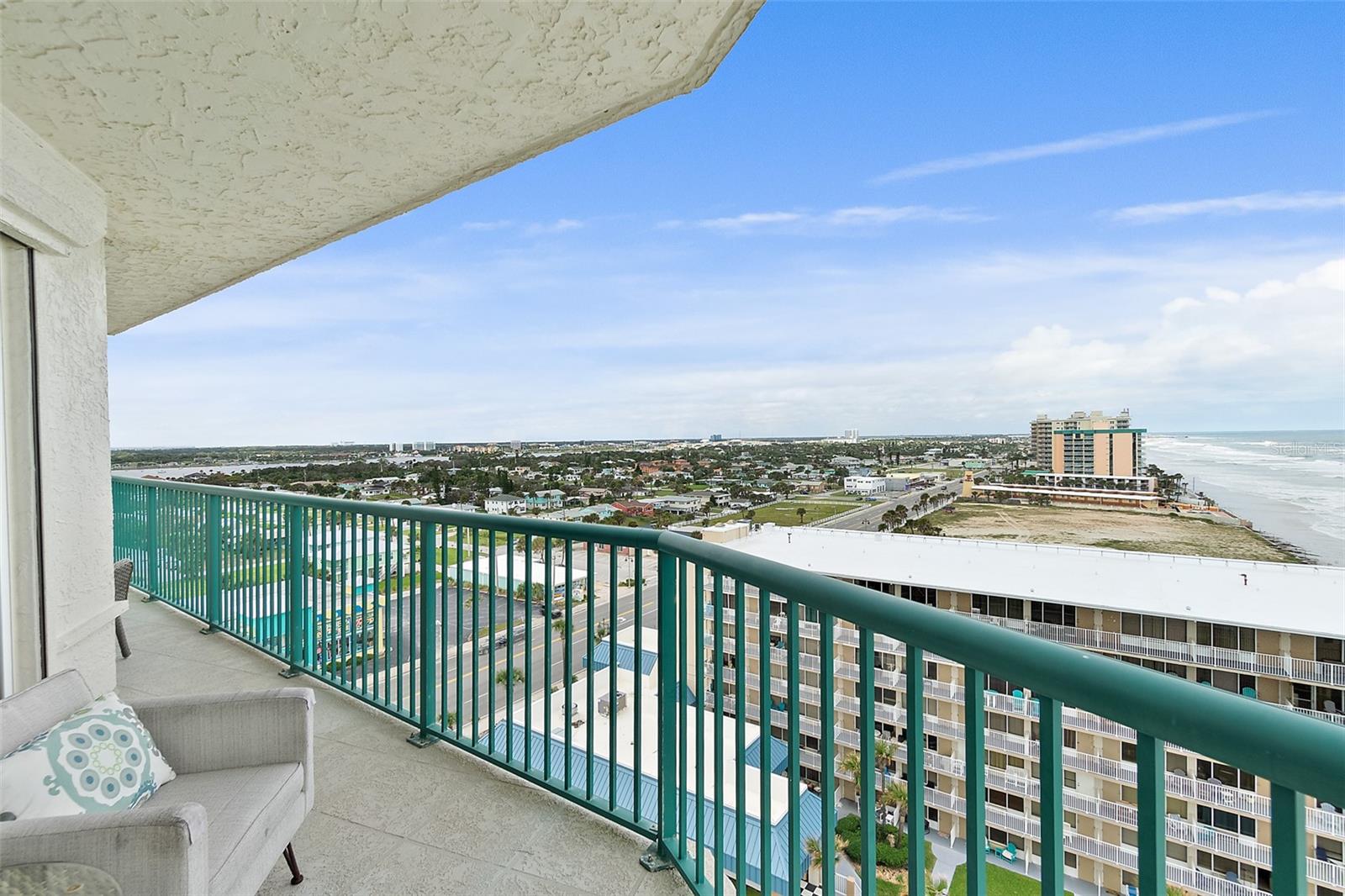 Image 33 of 58 For 2055 Atlantic Avenue 1002