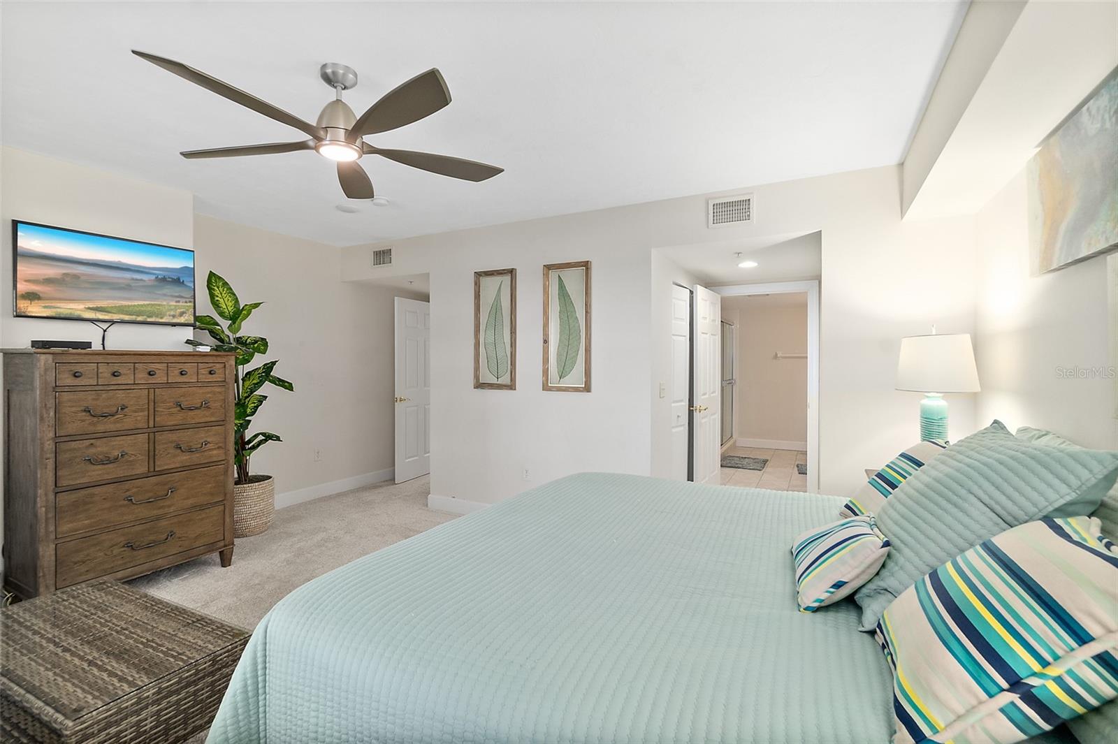 Image 36 of 58 For 2055 Atlantic Avenue 1002