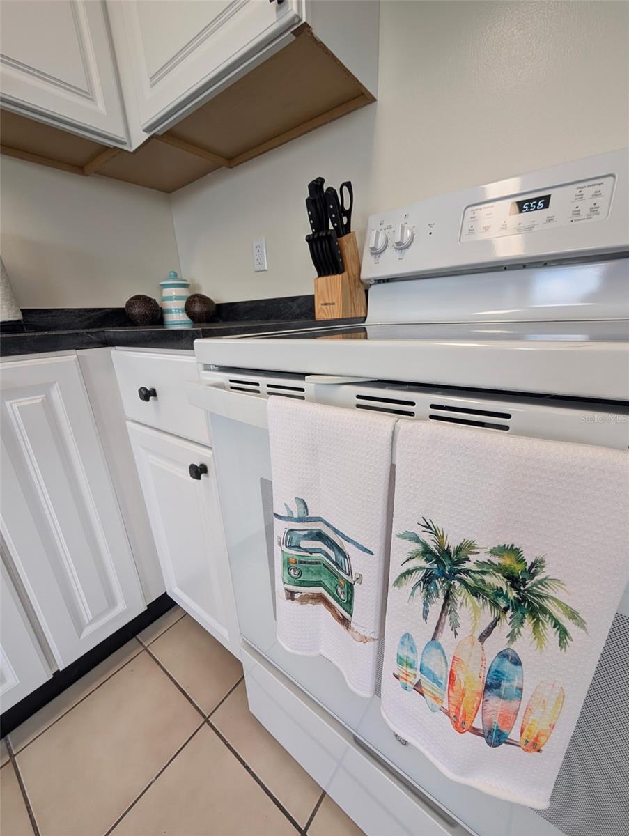 Image 8 of 15 For 402 Auburn Dr