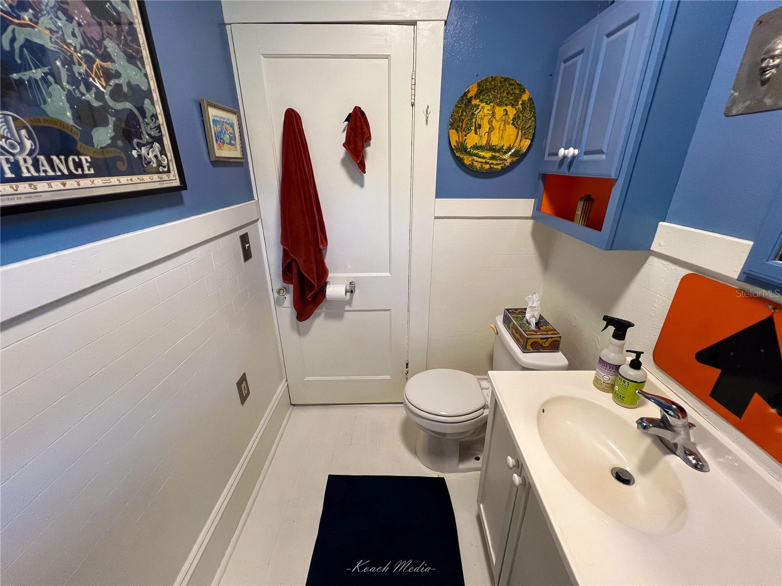 Image 14 of 29 For 444 Julia Avenue